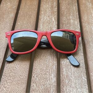 Red RAY BAN WAYFARERS 😎 Authentic